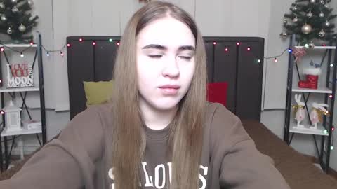 Snapshot of laurahlot chatting on 5, 1, 2025 LauraHlot online show from 5, 1, 2025