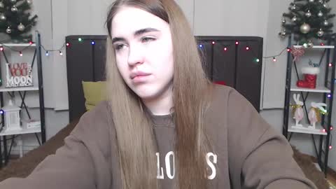 Snapshot of laurahlot chatting on 5, 1, 2025 LauraHlot online show from 5, 1, 2025
