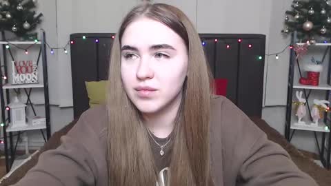 Snapshot of laurahlot chatting on 6, 1, 2025 LauraHlot online show from 6, 1, 2025