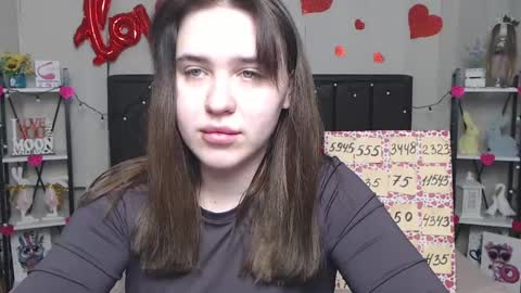 Snapshot of laurahlot chatting on 2, 3, 2025 LauraHlot online show from 2, 3, 2025