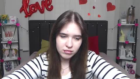 Snapshot of laurahlot chatting on 8, 3, 2025 LauraHlot online show from 8, 3, 2025