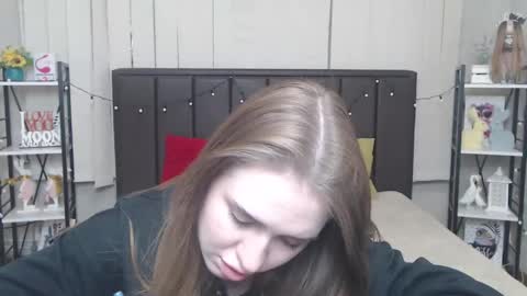Snapshot of laurahlot chatting on 7, 10, 2025 LauraHlot online show from 7, 10, 2025