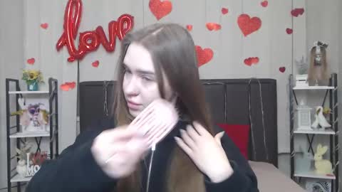 LauraHlot online show from 12, 2, 2026