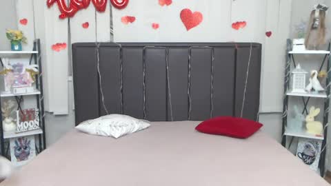 LauraHlot online show from 1, 4, 2026