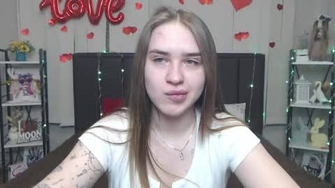 Snapshot of laurahlot chatting on 19, 5, 2026 LauraHlot online show from 19, 5, 2026