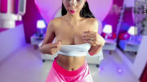 Laura MartinGMT-5 2200-0600 online show from 22, 1, 2025