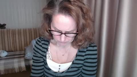 Lauraoven1 online show from 12, 2, 2025