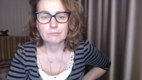 Lauraoven1 online show from 12, 2, 2025