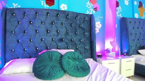 Laura online show from 9, 5, 2026