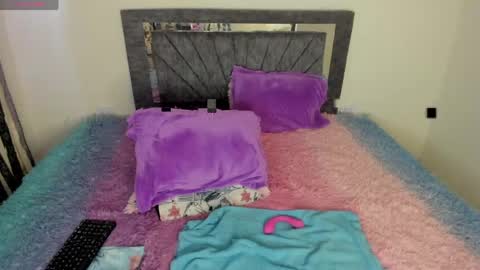 laurasofia01 online show from 18, 4, 2026