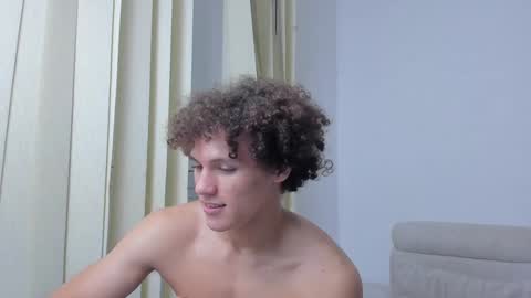 Snapshot of laureent__ chatting on 13, 12, 2024 Laureent online show from 13, 12, 2024