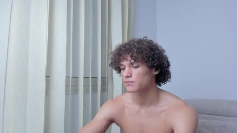 Snapshot of laureent__ chatting on 19, 12, 2024 Laureent online show from 19, 12, 2024