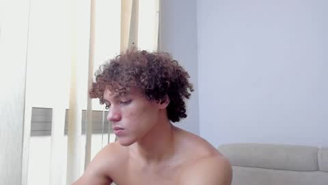 Snapshot of laureent__ chatting on 25, 12, 2024 Laureent online show from 25, 12, 2024