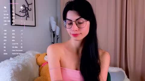 Snapshot of laureljarrar chatting on 16, 10, 2025 Arline online show from 16, 10, 2025