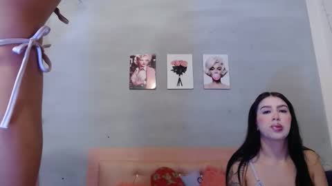 Snapshot of lauren_bacall1 chatting on 13, 11, 2025 Sara online show from 13, 11, 2025