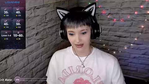 Snapshot of lauren_raquel chatting on 2, 10, 2025 Eva online show from 2, 10, 2025