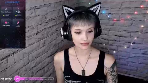 Snapshot of lauren_raquel chatting on 5, 10, 2025 Eva online show from 5, 10, 2025