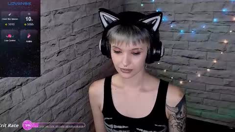 Snapshot of lauren_raquel chatting on 17, 10, 2025 Eva online show from 17, 10, 2025