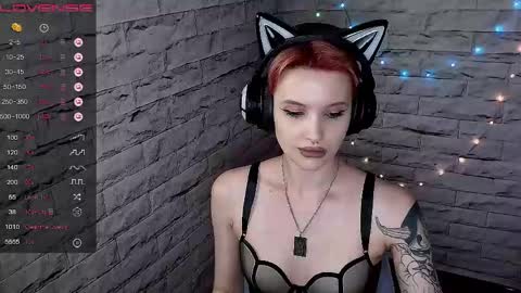 Snapshot of lauren_raquel chatting on 25, 5, 2026 Eva online show from 25, 5, 2026