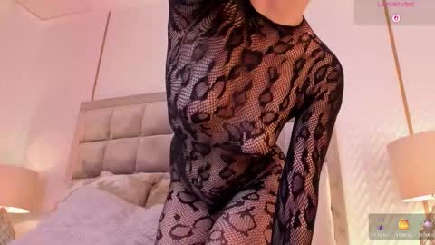    online show from 31, 10, 2025