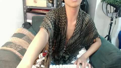laurence_cuttieguyhere online show from 3, 7, 2026