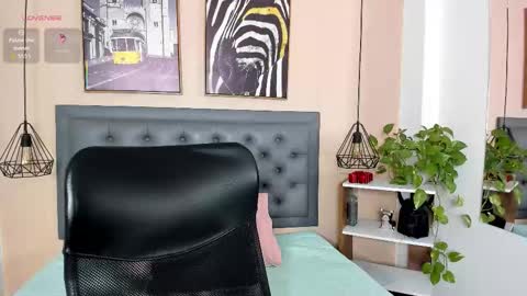 Lauren  online show from 11, 9, 2025