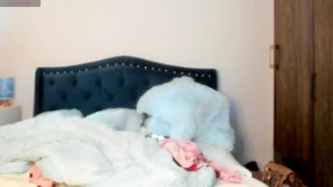 daniela angel     online show from 9, 6, 2026