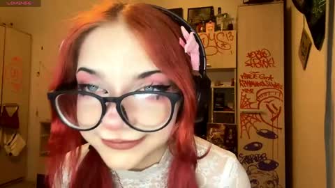 Snapshot of laurettecipro chatting on 7, 6, 2026 Eva online show from 7, 6, 2026