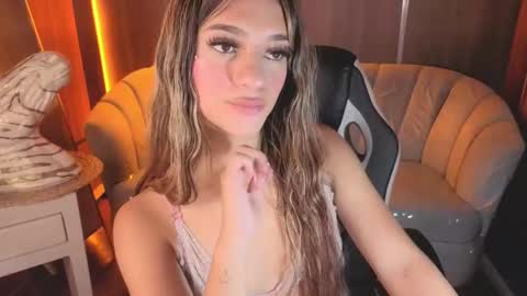 Snapshot of laurita_b chatting on 22, 11, 2025 Laurita online show from 22, 11, 2025