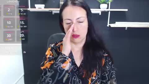 Snapshot of lauryn_jones chatting on 13, 6, 2026 Laury online show from 13, 6, 2026