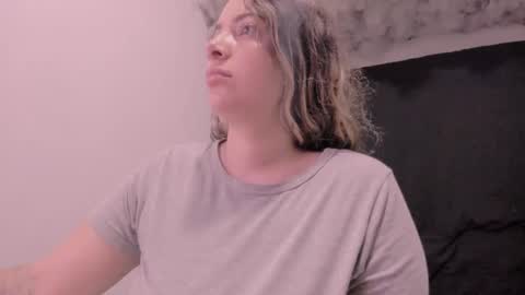 Lauu G online show from 4, 11, 2025