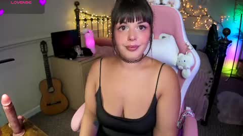 Snapshot of lavenderrzz19 chatting on 1, 8, 2026 Lavenderrzz online show from 1, 8, 2026