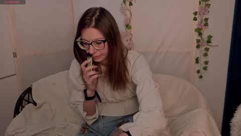 Snapshot of laveniadevoss chatting on 14, 12, 2025 Gloria online show from 14, 12, 2025