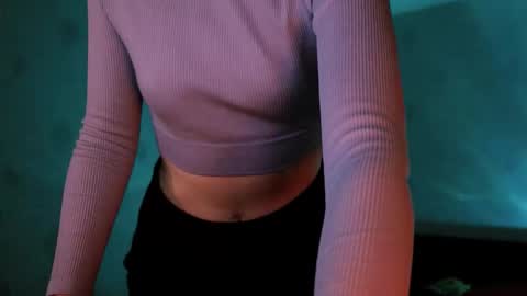 Snapshot of lavinda_lin chatting on 2, 11, 2025 Lavinda online show from 2, 11, 2025