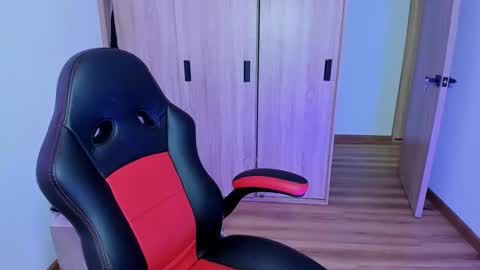 Snapshot of lay_lah chatting on 31, 10, 2025 laylaah online show from 31, 10, 2025