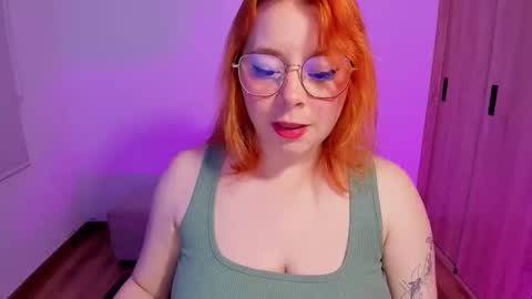 Snapshot of lay_lah chatting on 21, 11, 2025 laylaah online show from 21, 11, 2025