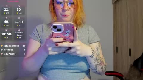 Snapshot of lay_lah chatting on 4, 12, 2025 laylaah online show from 4, 12, 2025