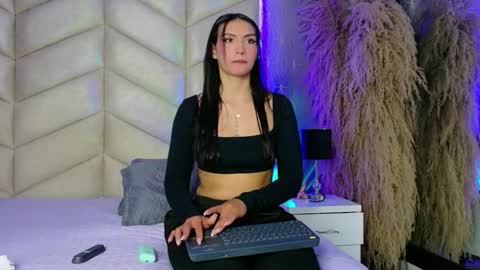 laya online show from 23, 11, 2025