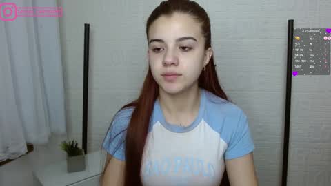 Snapshot of layla_castilloo chatting on 7, 1, 2025 Layla online show from 7, 1, 2025