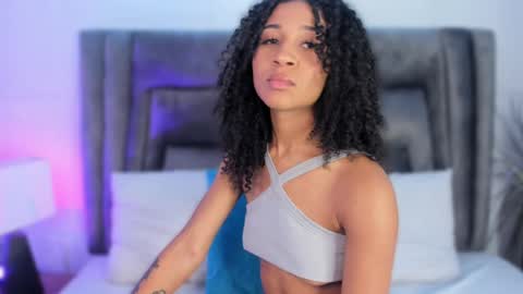 Snapshot of layla_clarke chatting on 5, 3, 2025 layla_clarke online show from 5, 3, 2025