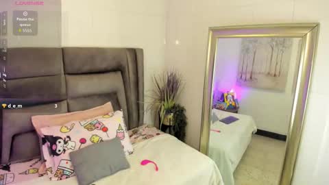 Snapshot of layla_clarke chatting on 11, 10, 2025 layla_clarke online show from 11, 10, 2025