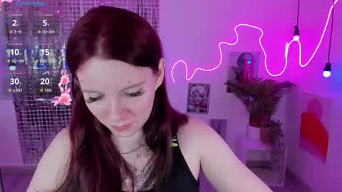 layla_glam online show from 10, 10, 2025