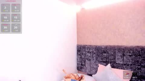 Snapshot of layla_lell chatting on 15, 11, 2025 L A Y L A online show from 15, 11, 2025