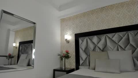 Layla Mackenzie  online show from 19, 9, 2025