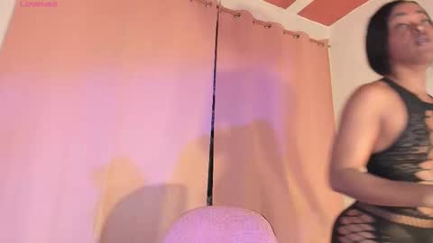 LAYLA online show from 30, 11, 2025