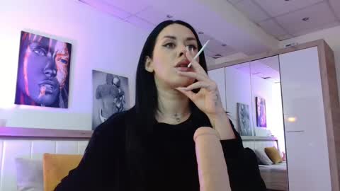 laylacruz online show from 15, 1, 2025