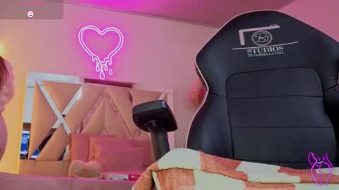 Snapshot of laylafoxy_tay chatting on 3, 11, 2025 laylafoxy_tay online show from 3, 11, 2025