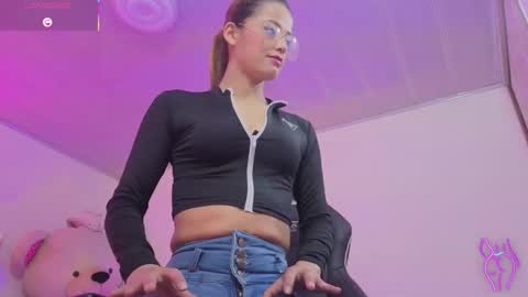 Snapshot of laylafoxy_tay chatting on 11, 11, 2025 laylafoxy_tay online show from 11, 11, 2025