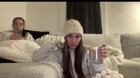 laylahlaylah1 online show from 2, 12, 2025