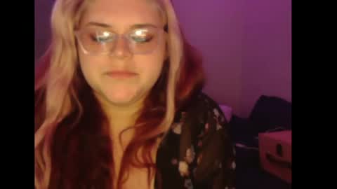Snapshot of laylalyne chatting on 19, 7, 2026 Layla online show from 19, 7, 2026